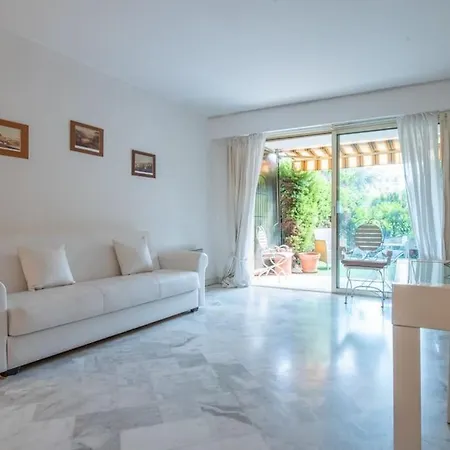 Apartment Spacious 3 Pax With Garden In